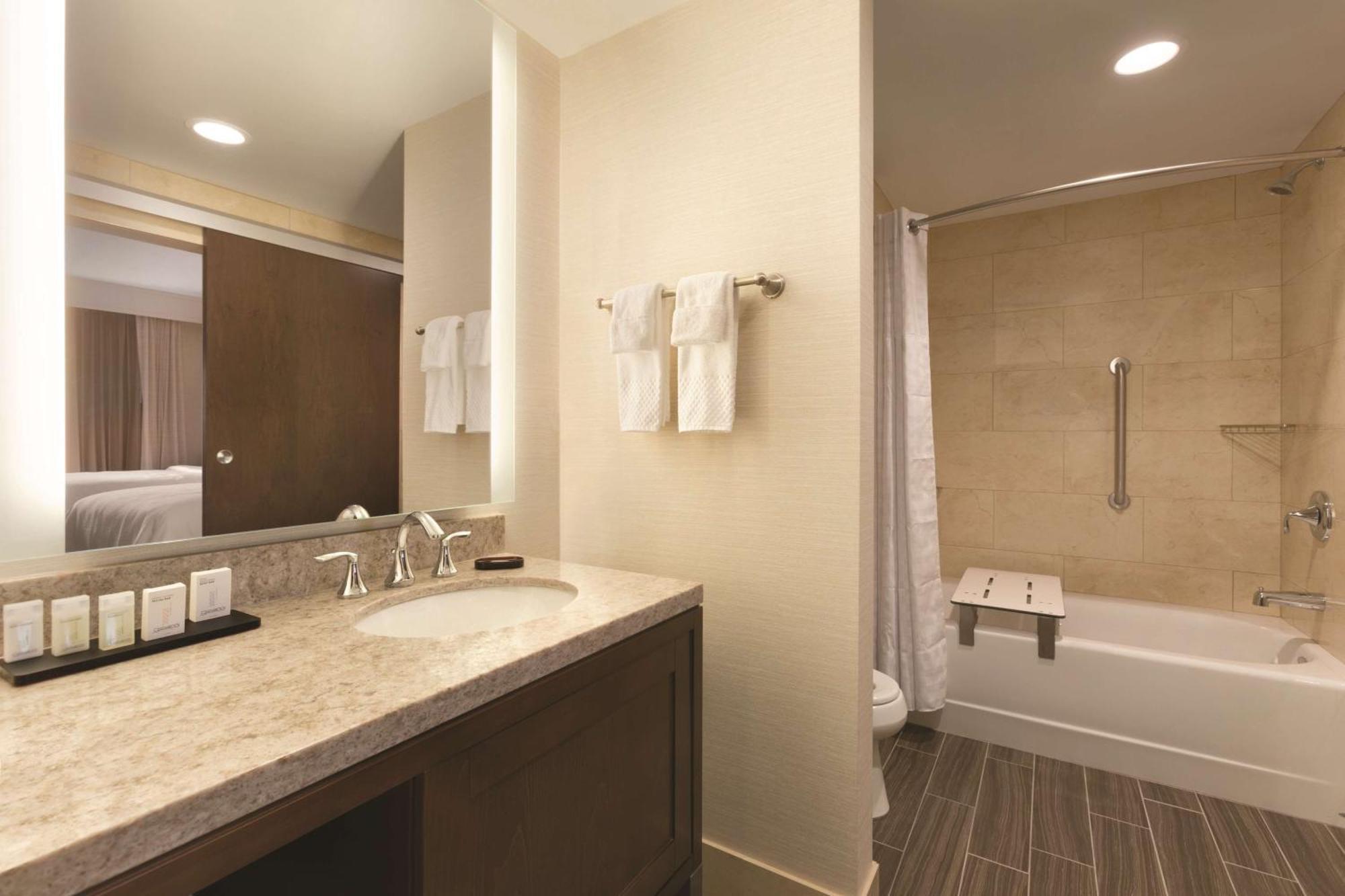 Embassy Suites By Hilton Akron Canton Airport North Canton Dış mekan fotoğraf